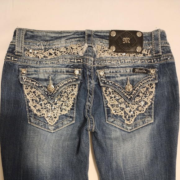 Miss Me Jean's Capris - Picture 2 of 7